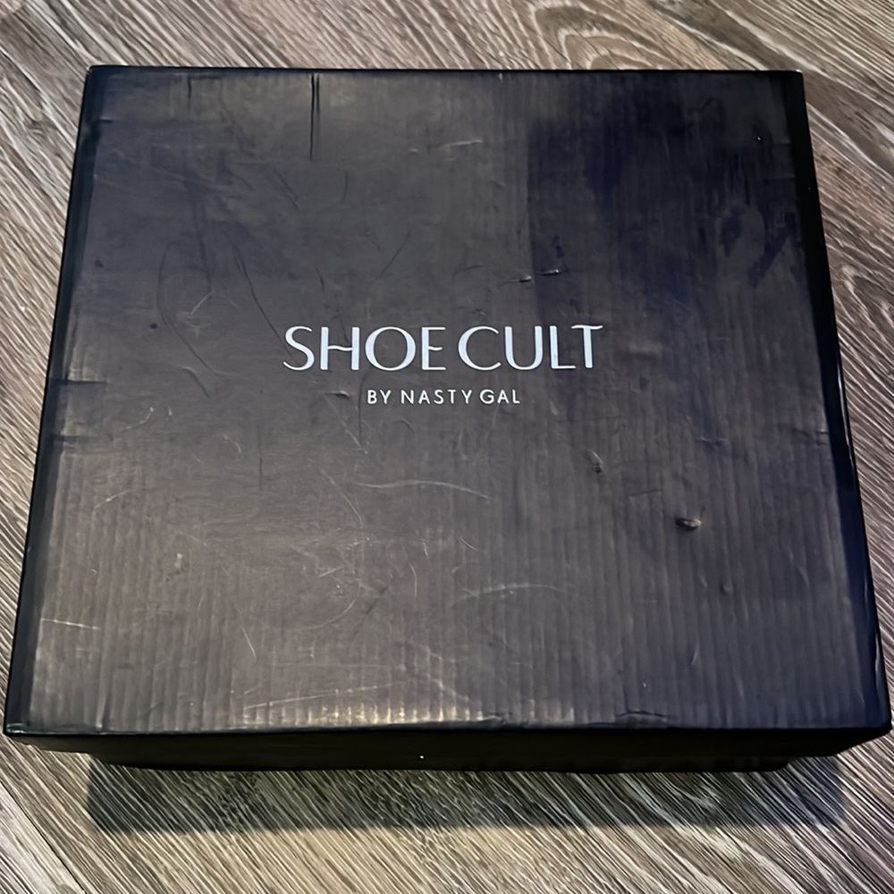 Shoes - Picture 8 of 8
